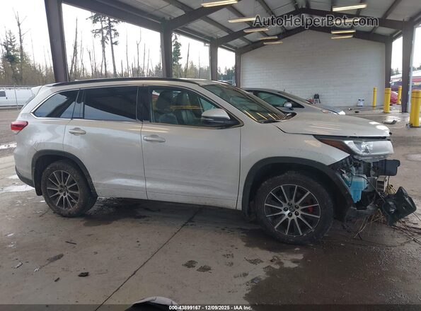 5TDJZRFH9JS485720 2018 TOYOTA HIGHLANDER White 