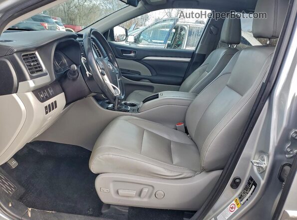 5TDJZRFHXJS806678 2018 TOYOTA HIGHLANDER Silver 