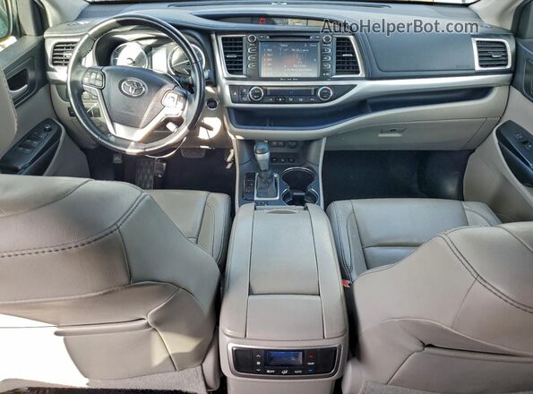 5TDJZRFHXJS806678 2018 TOYOTA HIGHLANDER Silver 