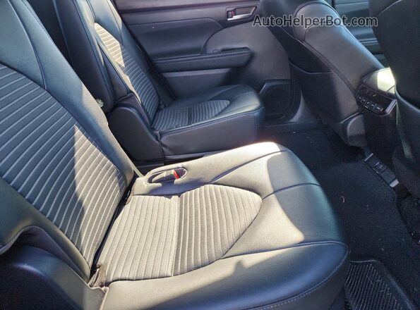 5TDKDRAH4PS511126 2023 TOYOTA HIGHLANDER Black Widok tylnych siedzeń