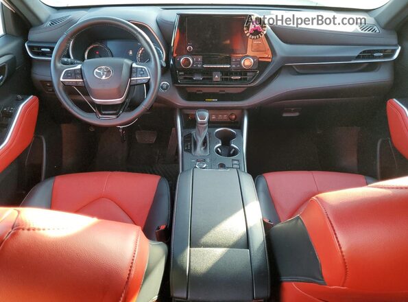 5TDKDRBH1PS010838 2023 TOYOTA HIGHLANDER White Vista del salpicadero