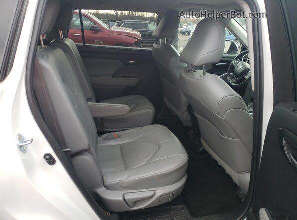 5TDKDRBH3PS029617 2023 TOYOTA HIGHLANDER Белый Вид задней части салона