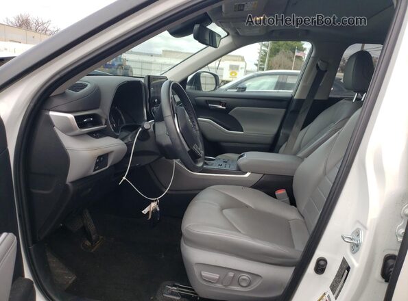 5TDKDRBH3PS029617 2023 TOYOTA HIGHLANDER Белый Вид салона спереди