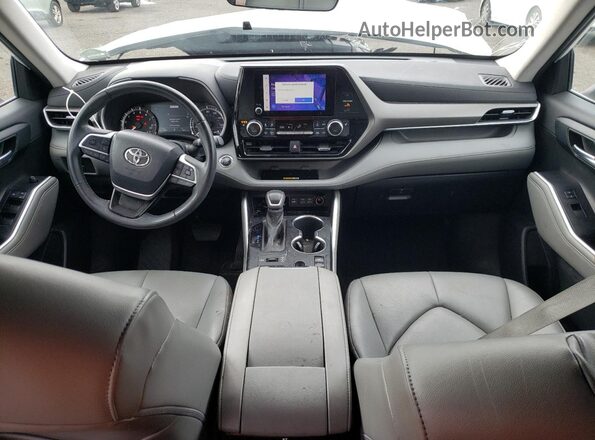5TDKDRBH3PS029617 2023 TOYOTA HIGHLANDER Белый Вид панели приборов