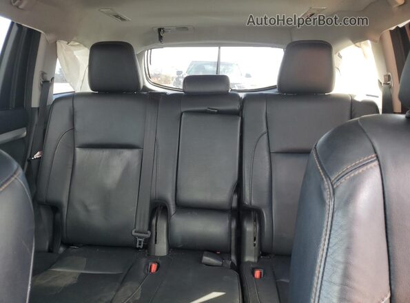 5TDKZRFHXHS522448 2017 TOYOTA HIGHLANDER Серебряный Вид задних сидений