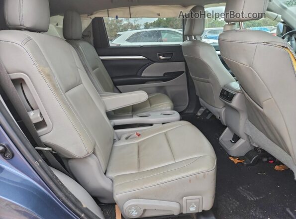 5TDKZRFHXJS247623 2018 TOYOTA HIGHLANDER Blue 