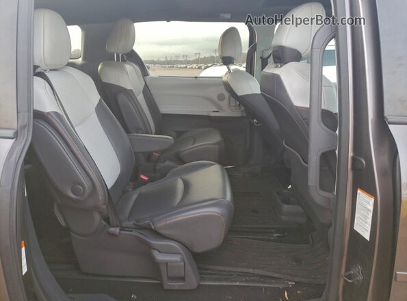 5TDXRKEC5MS048860 2021 TOYOTA SIENNA Gray Widok wnętrza z tyłu