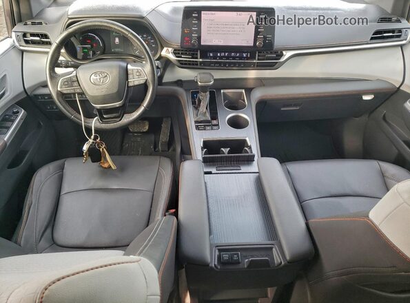5TDXRKEC5MS048860 2021 TOYOTA SIENNA Gray Widok deski rozdzielczej