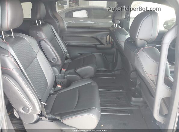5TDXRKEC5SS285815 2025 TOYOTA SIENNA Black VIN sticker view