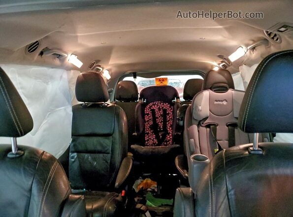 5TDXZ3DC2LS025414 2020 TOYOTA SIENNA Blue Rear seats view