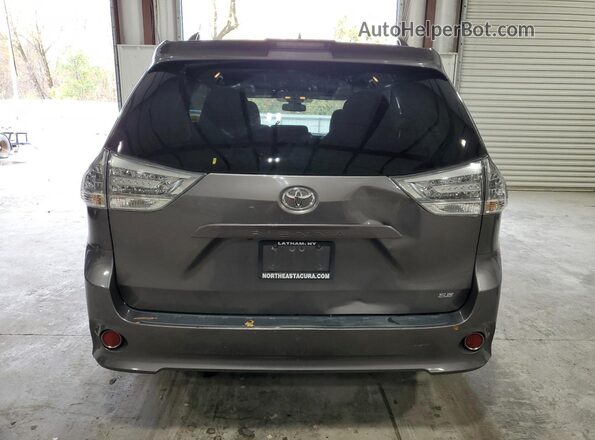 5TDXZ3DC4JS909884 2018 TOYOTA SIENNA Серый 