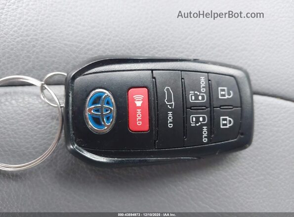 5TDYRKEC6RS206960 2024 TOYOTA LE Black Widok deski rozdzielczej