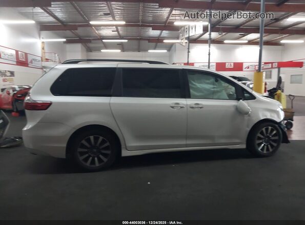 5TDYZ3DC0JS940165 2018 TOYOTA LIMITED White 360 interior view