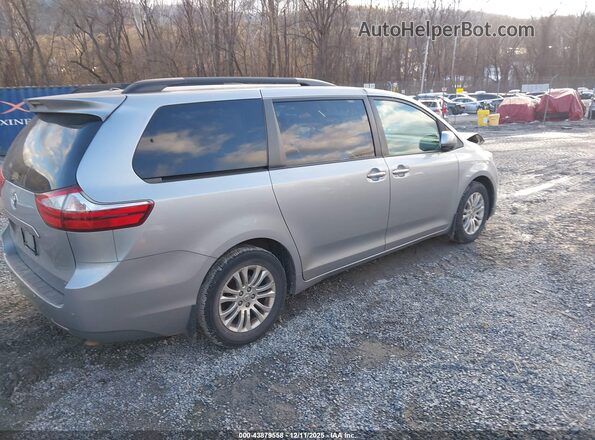 5TDYZ3DC2HS872588 2017 TOYOTA LE Silver Tył prawy