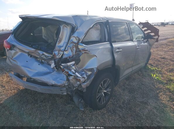 5TDZARFHXJS038131 2018 TOYOTA LE Silver Задня права чверть