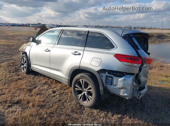 5TDZARFHXJS038131 2018 TOYOTA LE Silver Задня ліва чверть