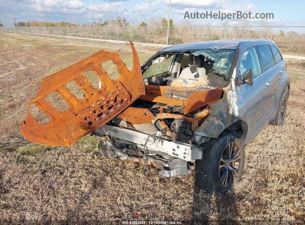 5TDZARFHXJS038131 2018 TOYOTA LE Silver Вид спереду