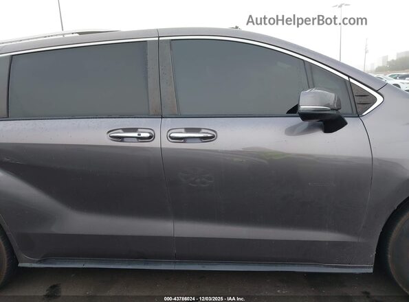 5TDZRKEC6NS096068 2022 TOYOTA LIMITED Gray Widok wnętrza z tyłu