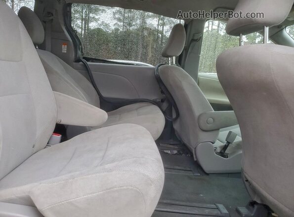 5TDZZ3DC2LS030234 2020 TOYOTA SIENNA Silver Vista interior trasera