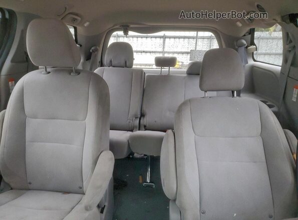 5TDZZ3DC2LS030234 2020 TOYOTA SIENNA Silver Vista de los asientos traseros