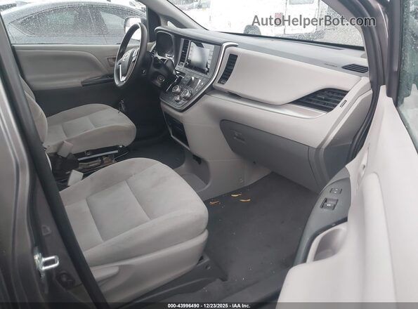 5TDZZ3DC2LS053402 2020 TOYOTA SIENNA Gray Вид салону спереду