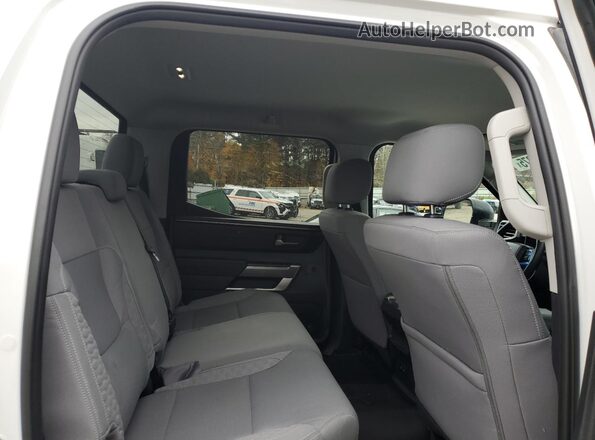 5TFLA5DB1RX201963 2024 TOYOTA TUNDRA White Vista de los asientos traseros