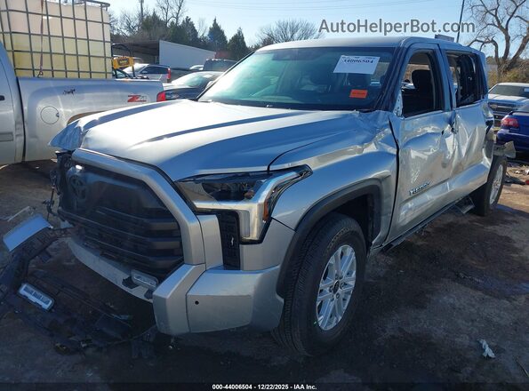 5TFLA5DB5RX211167 2024 TOYOTA TUNDRA Silver Przód lewy