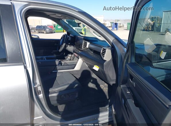5TFLA5DB5RX211167 2024 TOYOTA TUNDRA Silver Widok wnętrza z przodu