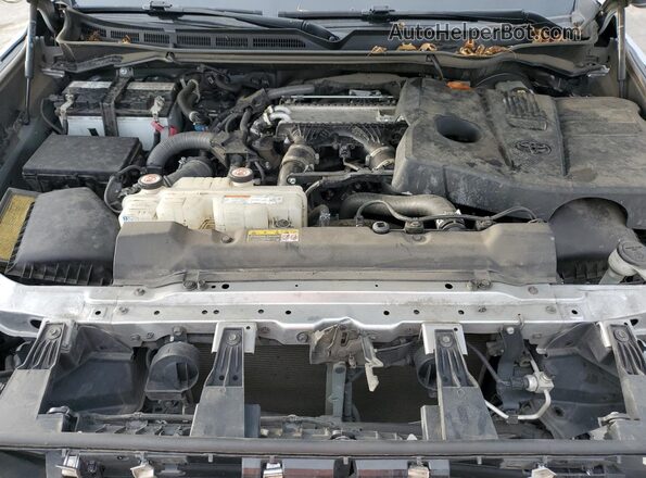 5TFLA5DB8NX048007 2022 TOYOTA TUNDRA Серебряный Вид задней части салона