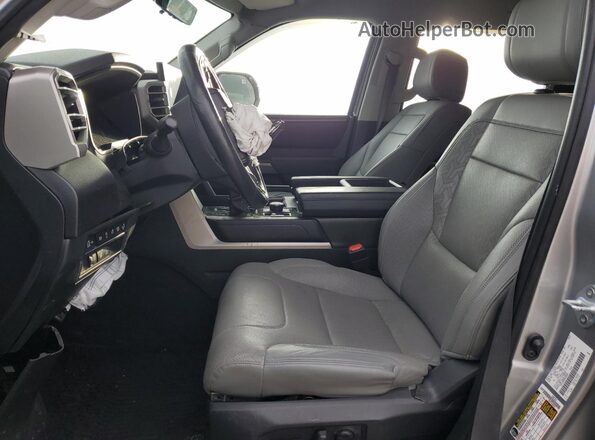 5TFLA5DB8NX048007 2022 TOYOTA TUNDRA Серебряный Вид салона спереди