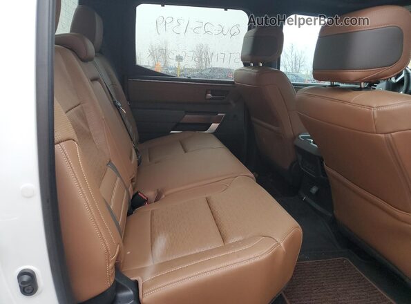 5TFMA5EC3RX032332 2024 TOYOTA TUNDRA Белый Вид задних сидений