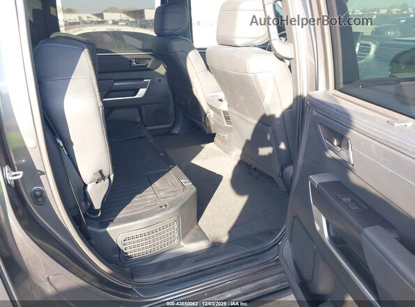 5TFNC5DB5RX067977 2024 TOYOTA TUNDRA HYBRID Gray Widok naklejki z numerem VIN