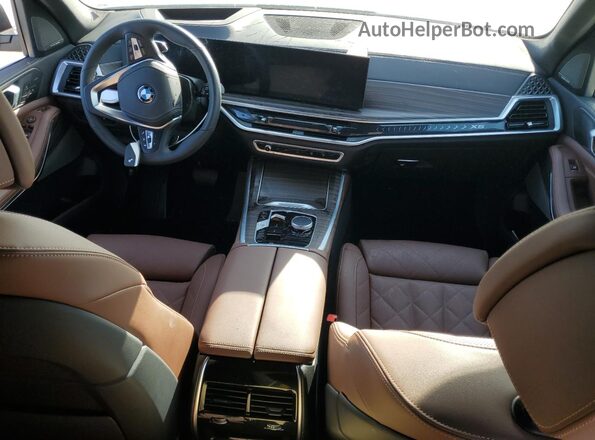 5UX13EU02S9Z35830 2025 BMW X5 White Вид панелі приладів