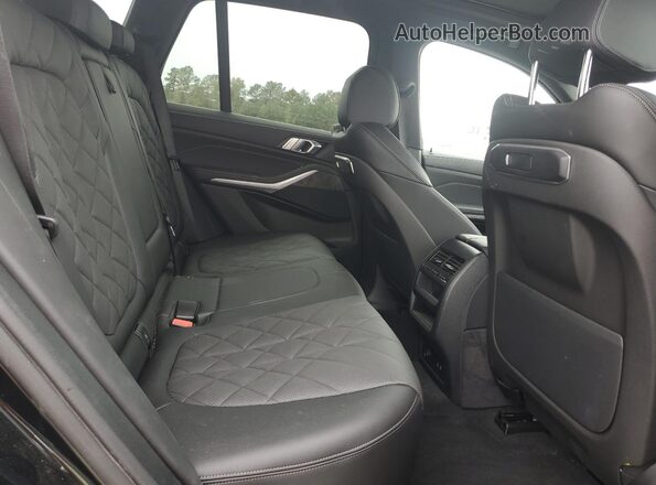 5UX13EU04R9S33728 2024 BMW X5 Black უკანა სალონის ხედი