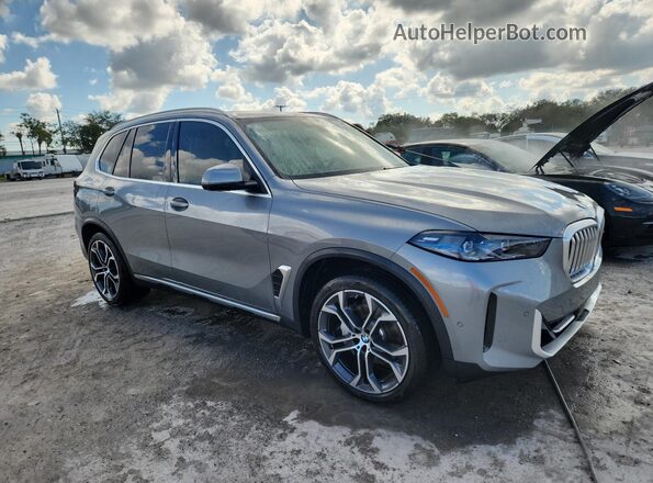 5UX13EU04R9S78510 2024 BMW X5 Серый Передняя правая четверть