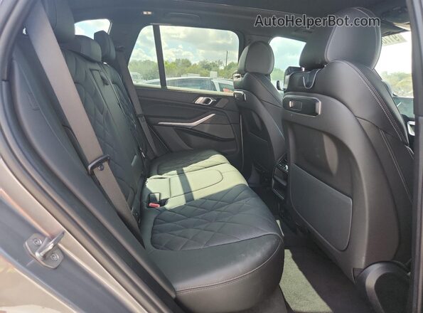 5UX13EU04R9S78510 2024 BMW X5 Серый Вид задней части салона
