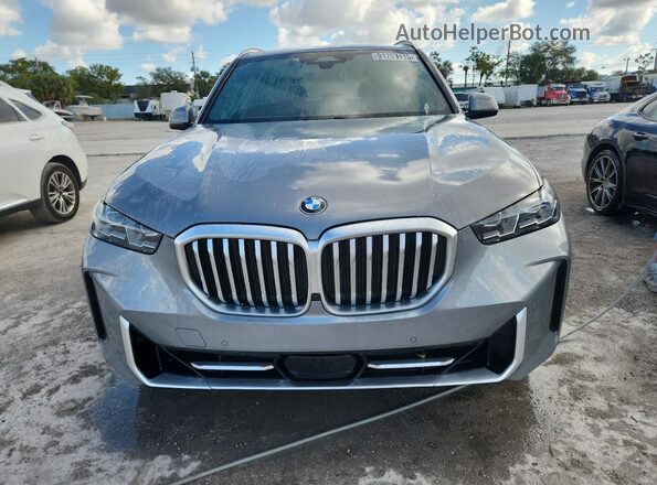 5UX13EU04R9S78510 2024 BMW X5 Серый Вид спереди