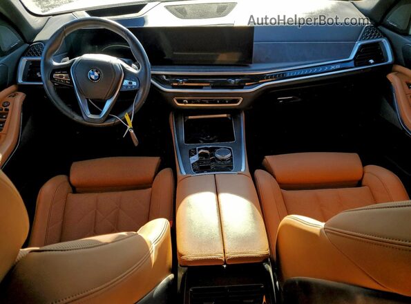 5UX13EU06R9S86382 2024 BMW X5 Green Вид щитка приладів