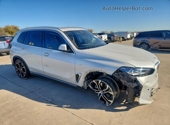 5UX13EU06R9V20701 2024 BMW X5 White Delantero derecho