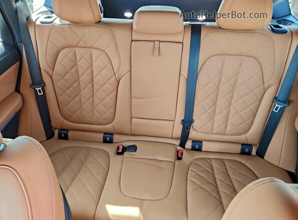 5UX13EU09R9U69324 2024 BMW X5 Gray უკანა სავარძლების ხედი