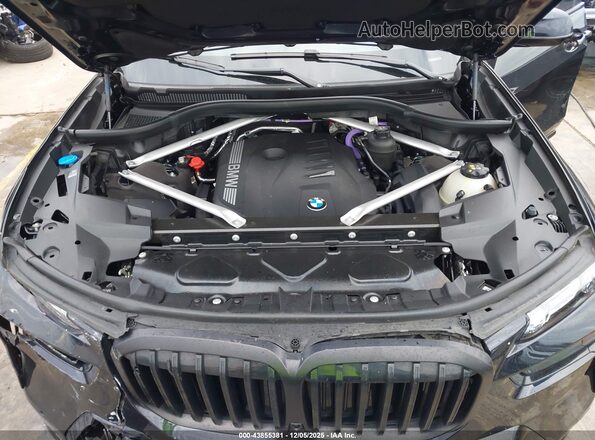 5UX23EM02R9S16477 2024 BMW X7 Black Widok z tyłu