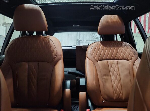 5UX23EM02R9U74014 2024 BMW X7 White Widok tylnych siedzeń