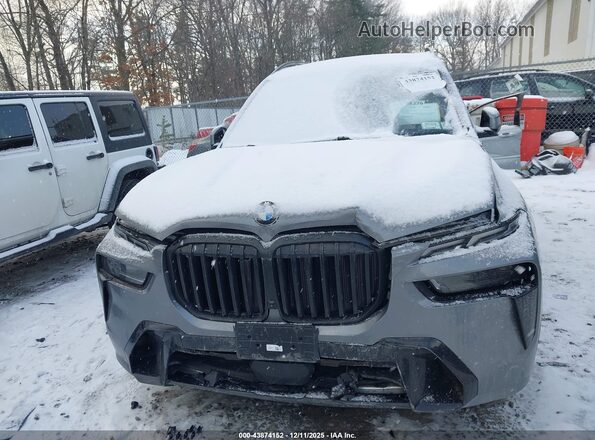 5UX23EM04P9R18295 2023 BMW X7 Gray Սարքավորումների վահանակի տեսք