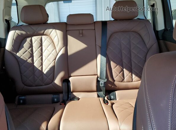5UX23EM04R9U60129 2024 BMW X7 Белый Вид задних сидений