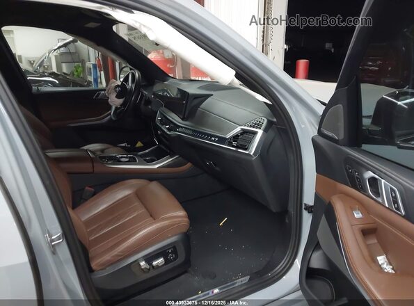 5UX23EM05P9R58577 2023 BMW X7 Blue Սալոնի դիմացի տեսք