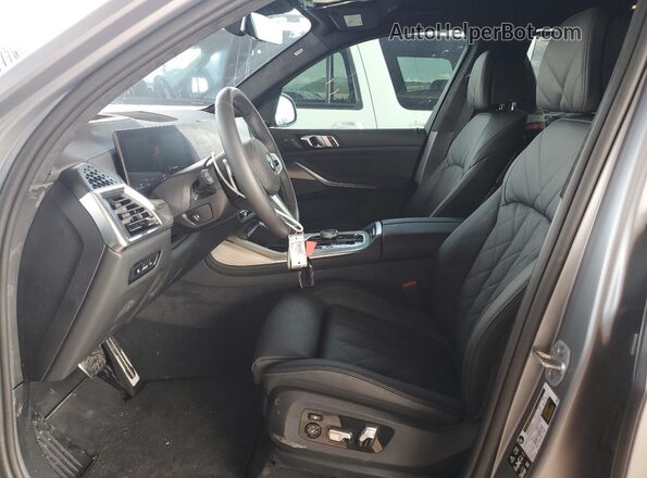 5UX23EM05T9102044 2026 BMW X7 Gray Սալոնի դիմացի տեսք
