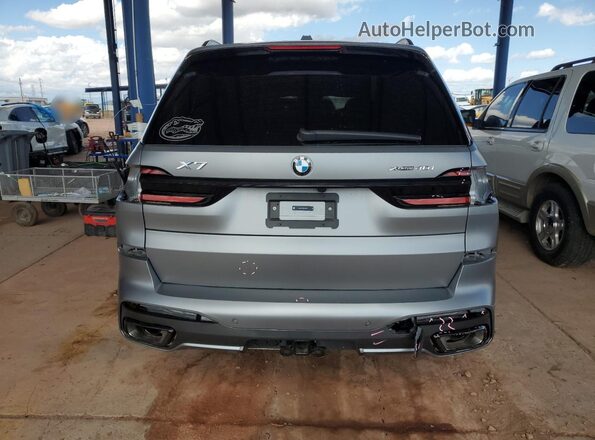 5UX23EM05T9102044 2026 BMW X7 Gray Հետևի տեսք