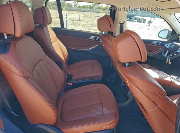 5UX23EM07P9P96161 2023 BMW X7 White Rear interior view