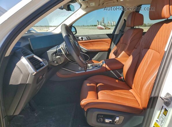 5UX23EM07P9P96161 2023 BMW X7 White Front interior view