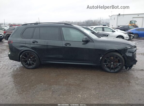 5UX23EM07S9X63640 2025 BMW X7 Black Vista interior trasera
